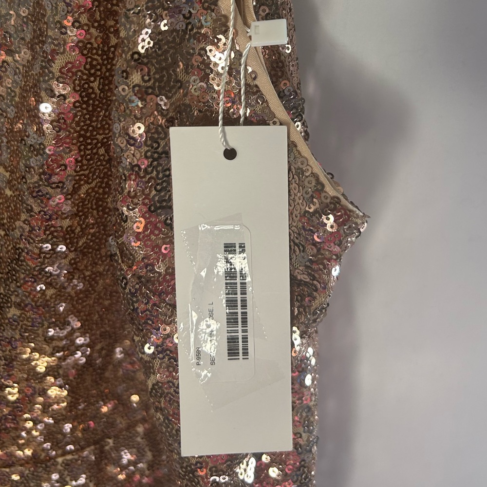 NWT De Novo Women’s Sequin Rose Gold Dress. Size M - Picture 6 of 16